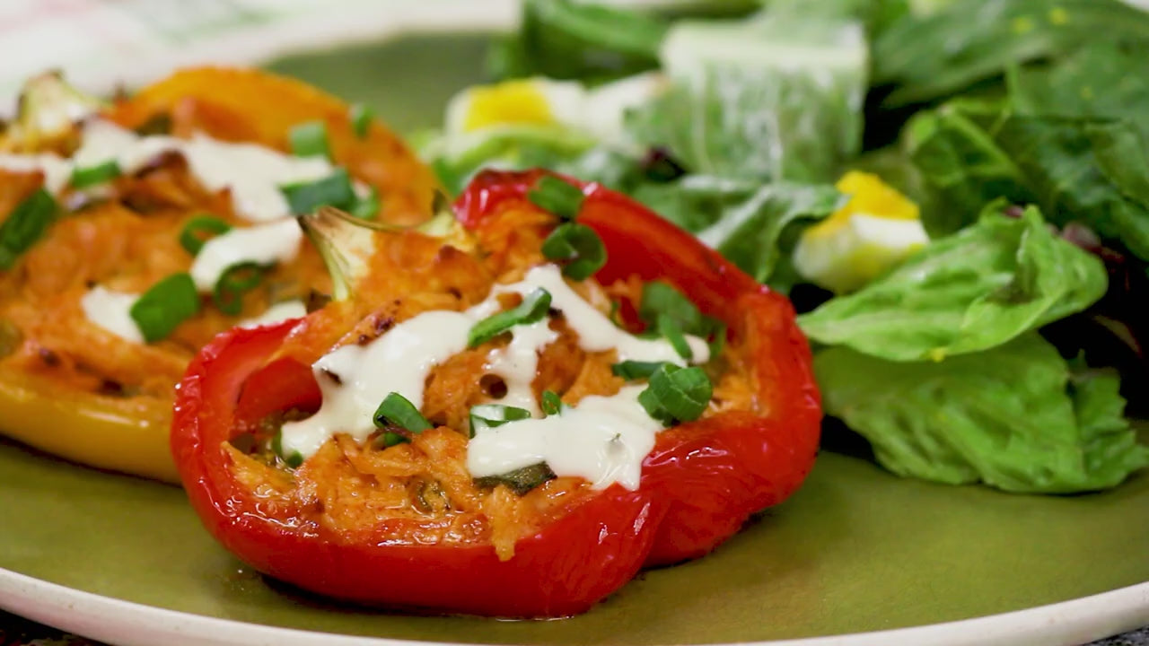 a video showing how to make buffalo chicken stuffed peppers using midamar products